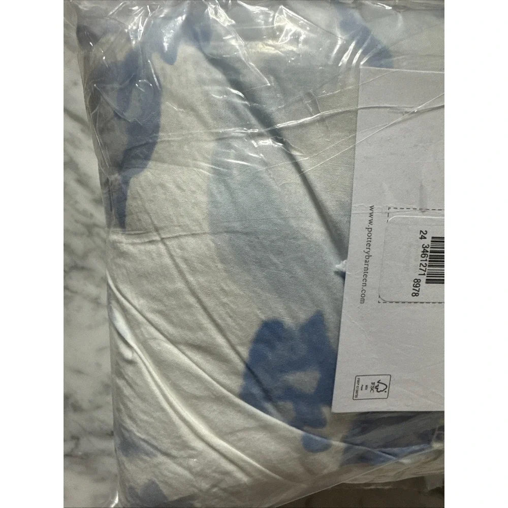 POTTERY BARN TEEN LOVESHACKFANCY GARDEN DAMASK‎ SMOCKED SHAM (1) EURO ~ BLUE